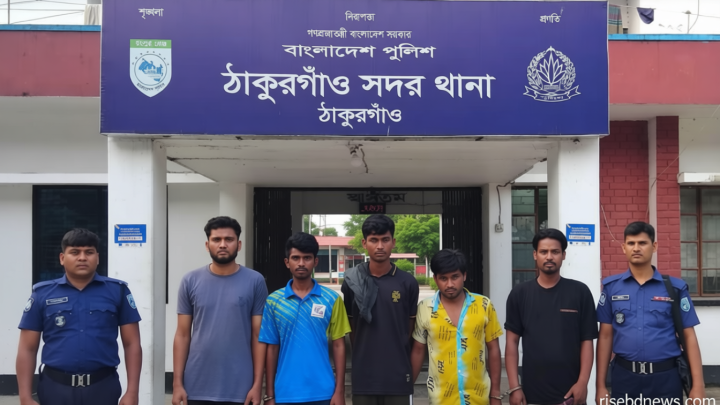 পুলিশ সদস্যকে অপহরণ করে মারধর, গ্রেপ্তার ৫