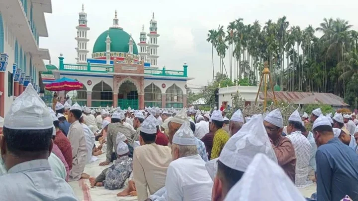 দেশের বিভিন্ন স্থানে উদযাপন হচ্ছে ঈদ