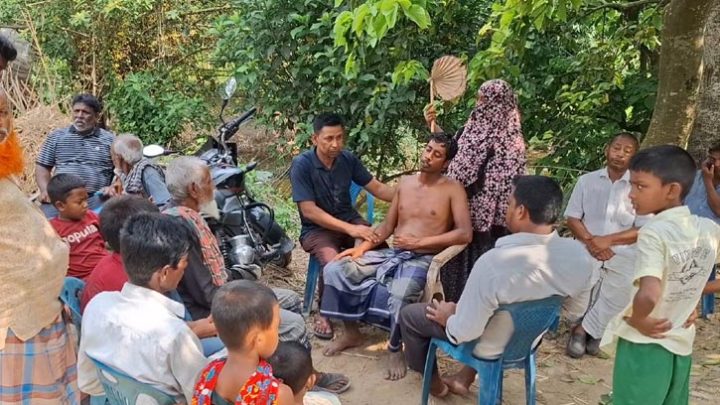 ধান ওড়াতে গিয়ে বিদ্যুৎস্পৃষ্টে দম্পতির মৃত্যু