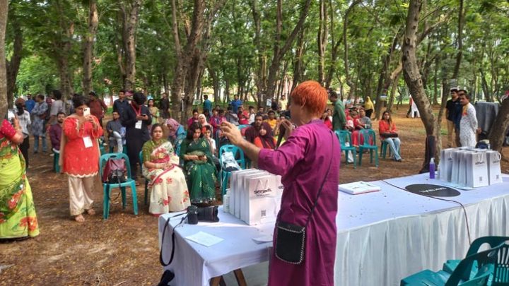ঋতুবৈচিত্রের বার্ত নিয়ে জাবিতে কৃষ্ণচূড়া উৎসব উদযাপন