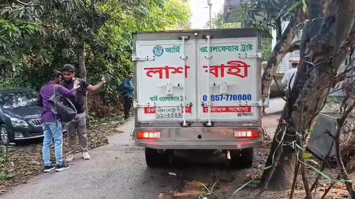 কারিনা কায়সারের দাফন সম্পন্ন