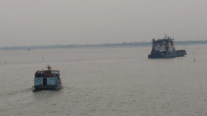 পাটুরিয়া-দৌলতদিয়া রুটে ফেরি চলাচল শুরু