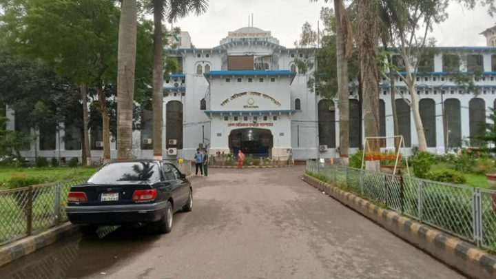 যাত্রাবাড়ীতে গাড়ির ধাক্কায় নিহত ১