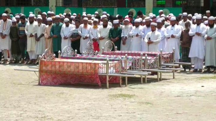 নারায়ণগঞ্জে বিস্ফোরণে নিহত একই পরিবারের ৪ জনের দাফন সম্পন্ন