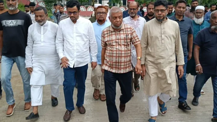 ‘সরকারের তদারকিতে অধিকাংশ শিল্পকারখানায় শ্রমিকদের পাওনা পরিশোধ’