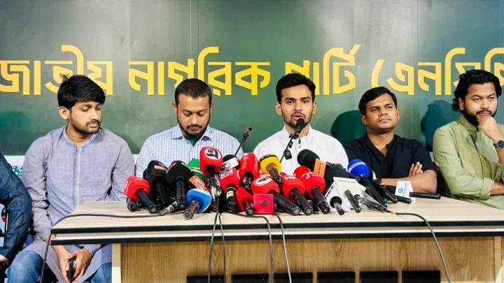 যুক্তরাষ্ট্রের সঙ্গে বাণিজ্য চুক্তি নিয়ে রাজনৈতিক খেলা চলছে: আসিফ