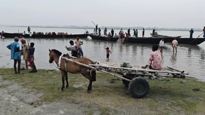 চাঁদা না পেয়ে জামায়াত নেতার খেয়াঘাট দখলে নিলেন বিএনপি নেতা