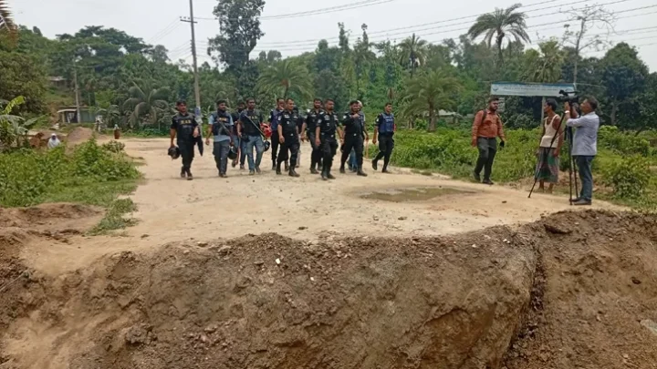 জঙ্গল সলিমপুরে যৌথ বাহিনীর ক্যাম্পে হামলার ঘটনায় মামলা