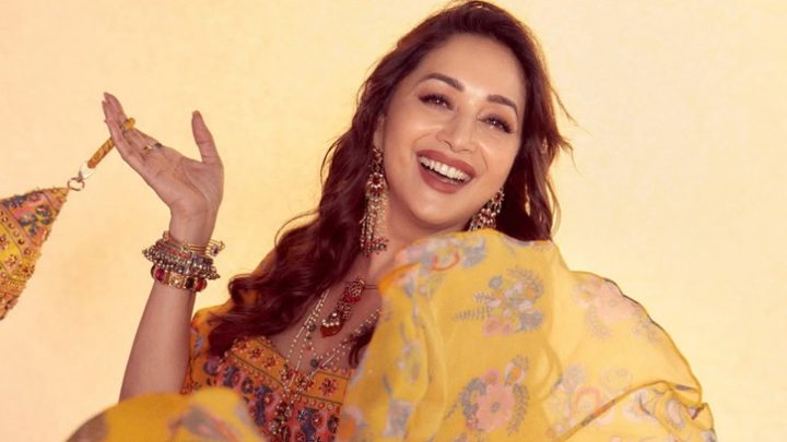 ‘পোশাক বদলানোর সময় শাল দিয়ে ব্যারিকেড তৈরি করে দিতেন’