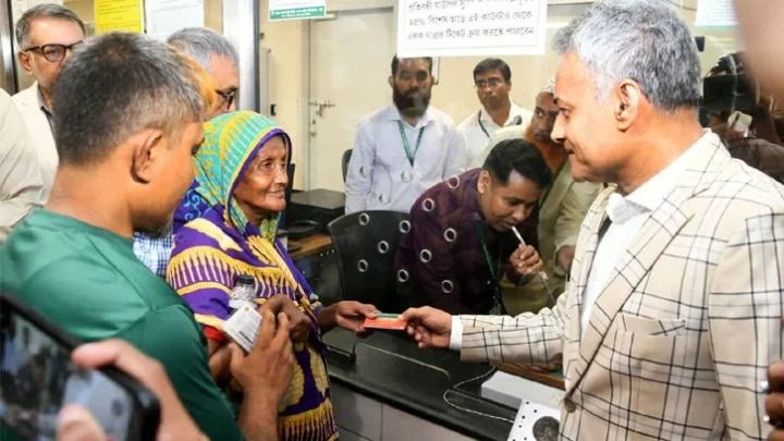 প্রবীণ ও প্রতিবন্ধীদের জন্য মে‌ট্টো‌তে ভাড়ায় ছাড় উদ্বোধন