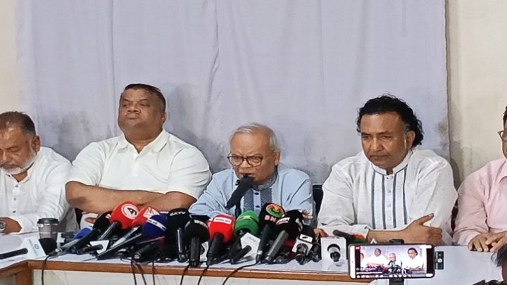 তারেক রহমানের জন-আস্থা টলাতে পারছে না প্রতিপক্ষ: রিজভী