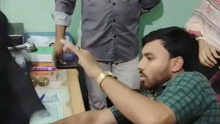 বগুড়ায় এনসিপি নেতাকে জুতাপেটা, দল থেকে অব্যাহতি