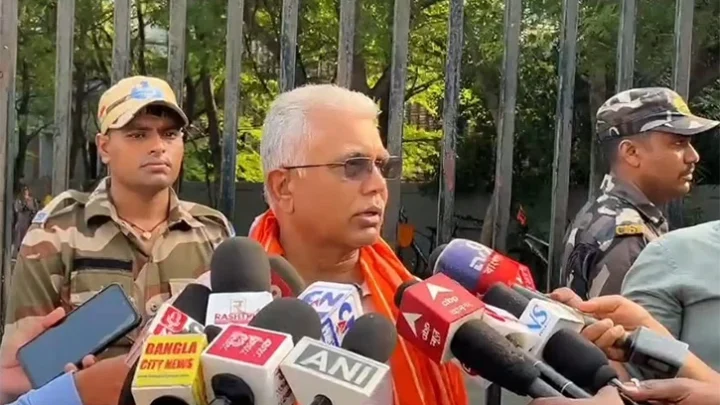 রাস্তায় নামাজ পড়তে হলে বাংলাদেশ-পাকিস্তানে যান: বিজেপির মন্ত্রী