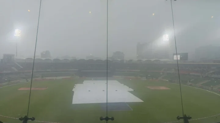 বৃষ্টির আগে বাংলাদেশের বোলারদের দাপট
