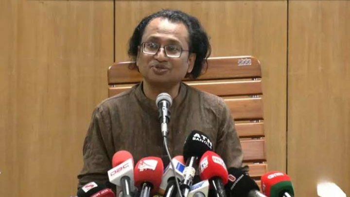 দেশের স্বার্থ অক্ষুণ্ন রেখে সবার সঙ্গে কাজ করবে বাংলাদেশ: তথ্য উপদেষ্টা