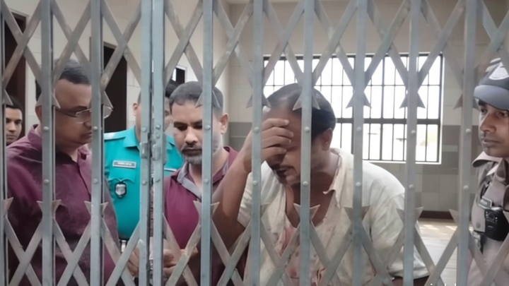 থানার ভেতর স্বেচ্ছাসেবক দল নেতাকে মারধর, ৩ পুলিশ ক্লোজড