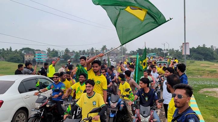 সমর্থকদের বর্ণাঢ্য শোভাযাত্রা, রাঙামাটি রঙিন হলুদ রঙে