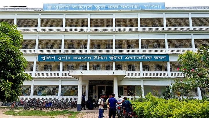 পাবনায় ক্লাস চলাকালে শিক্ষার্থীর মাথায় খুলে পড়ল ফ্যান