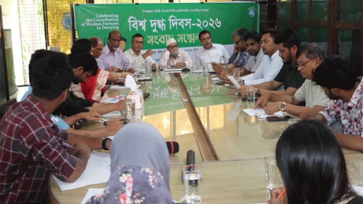 দেশে দৈনিক দুধ উৎপাদনে ঘাটতি ৬.৯০ মেট্রিক টন