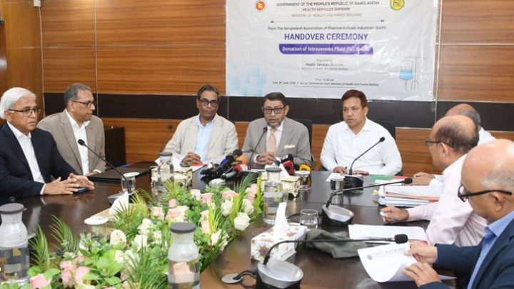 ইন্টার্ন চিকিৎসকদের দাবি যৌক্তিক হলে বিবেচনা করবে সরকার