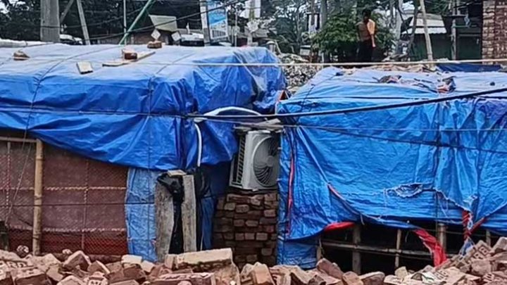 মাদক কারবারির আস্তানা কুঁড়েঘরে এসি-সিসি ক্যামেরা