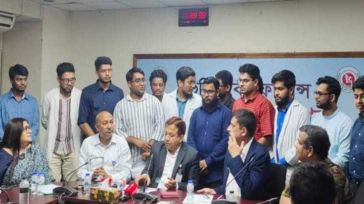 ভাতা বাড়ছে, ইন্টার্ন চিকিৎসকদের কর্মবিরতি প্রত্যাহার