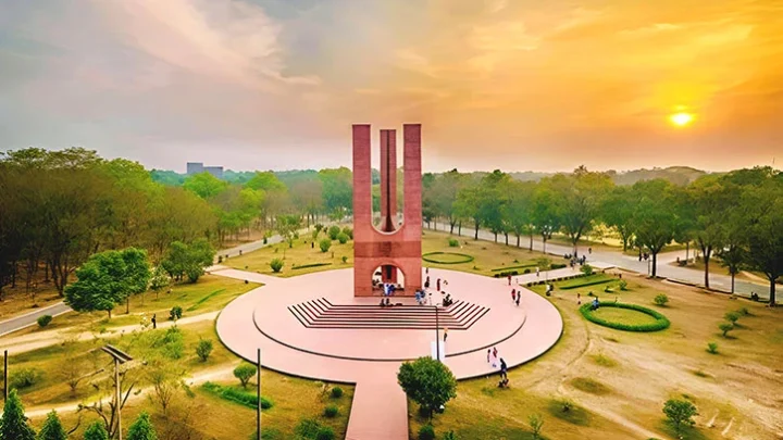 জাবিতে এক শিক্ষককে বাধ্যতামূলক অবসর, ৯ জনের পদাবনতি