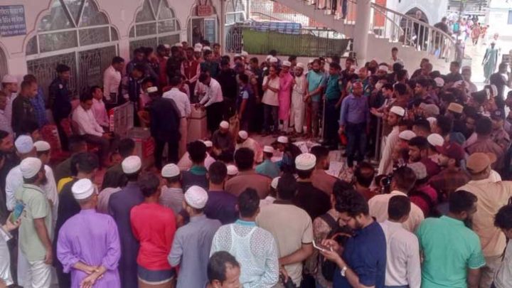 শাহজালাল মাজারে ৪ দিনে দানের সাড়ে ১৭ লাখ টাকা জমা