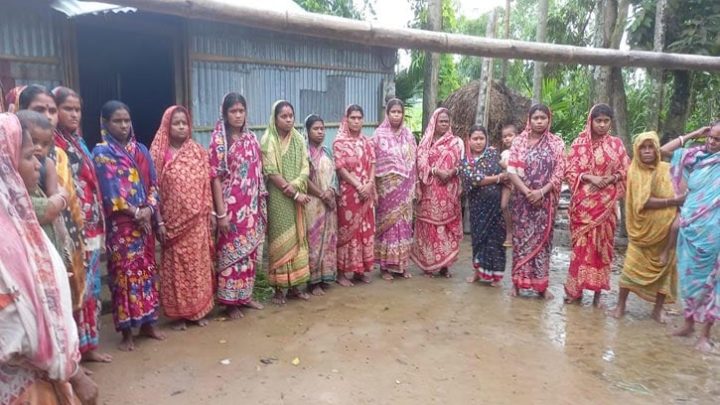 ফ্যামিলি কার্ডে দিন বদলের স্বপ্ন দেখছেন শব্দকর পাড়ার বাসিন্দারা