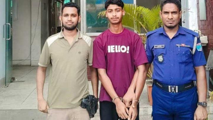 স্কুলছাত্রীকে বিবস্ত্র করে ভিডিও: প্রধান আসামি গ্রেপ্তার