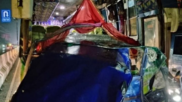 উল্টো পথে অটোরিকশা, বাসের ধাক্কায় প্রাণ গেল ৩ জনের