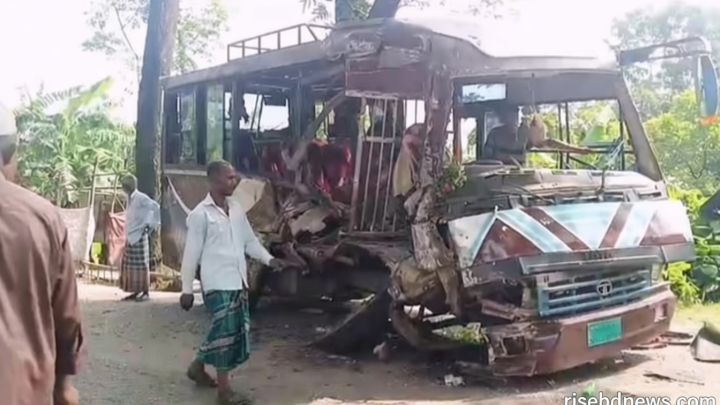 কালকিনিতে ২ বাসের সংঘর্ষে আহত ২০