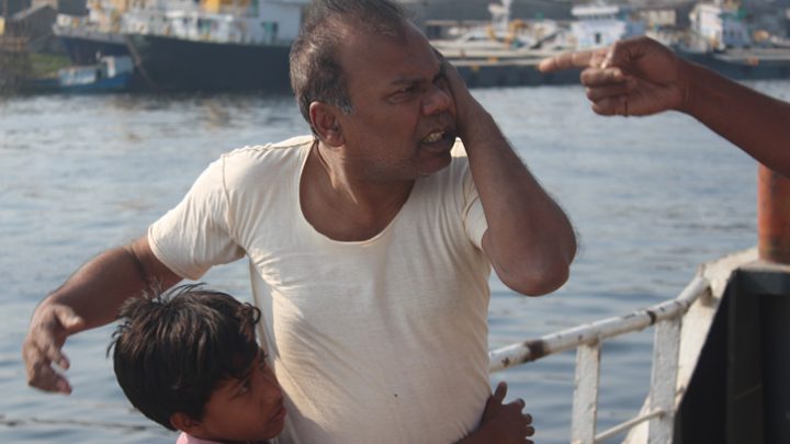 ‘মাস্তুলে’ বাবু গাইলেন ‘আমায় ভাসাইলি রে…’