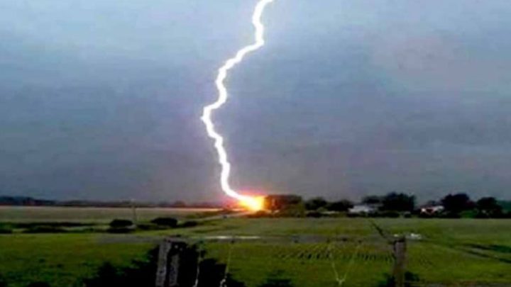 বজ্রপাতে প্রাণহানি কমাতে প্রযুক্তির ব্যবহার বাড়াচ্ছে সরকার