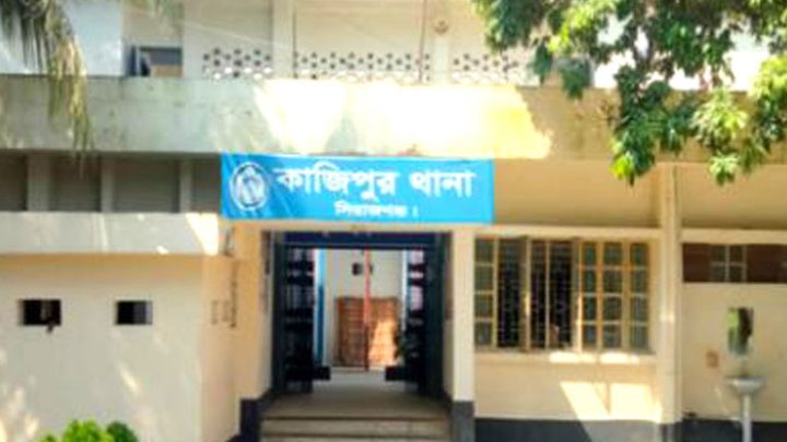 সিরাজগঞ্জে গরু ব্যবসায়ীকে কুপিয়ে ৭ লাখ টাকা ছিনতাই