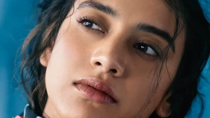 বৃষ্টিদিনের মেকআপ হোক ‘লেস ইজ মোর’