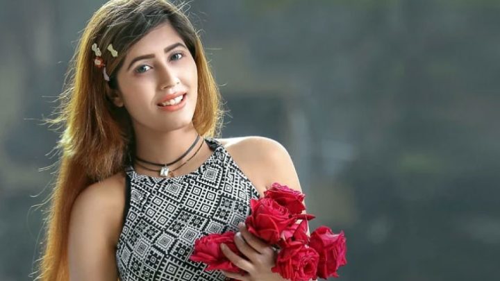 সাভারে মডেল নায়লা নাঈমকে হেনস্তার অভিযোগ