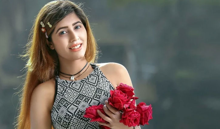 nayla-naim-2606021045