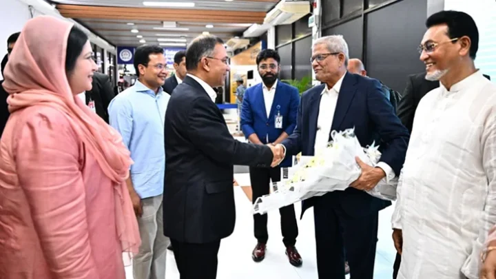 চার দিনের চীন সফর শেষে দেশে ফিরলেন প্রধানমন্ত্রী
