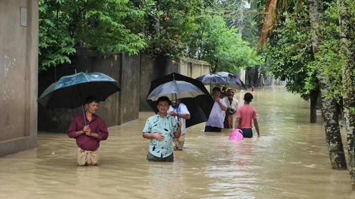 কক্সবাজারে বন্যার পানি কমলেও দুর্ভোগ কমেনি