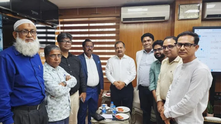 সচিবালয়ে তথ্য ও সম্প্রচারমন্ত্রীর সঙ্গে অনলাইন সম্পাদকদের বৈঠক