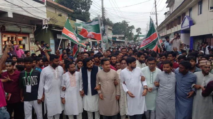 শেখ হাসিনা ও রেহানার পরিবারের কেউ বাংলাদেশি না: সারজিস আলম