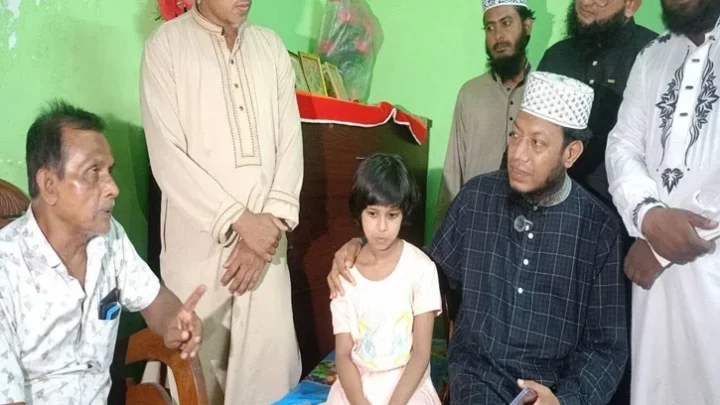নিহত সাংবাদিক দেবাশীষের পরিবারের পাশে থাকার আশ্বাস আমির হামজার
