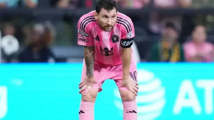 বাবা হারানোর ৪ দিন পরই মাঠে নামলেন মেসি, সতীর্থরা বিস্মিত
