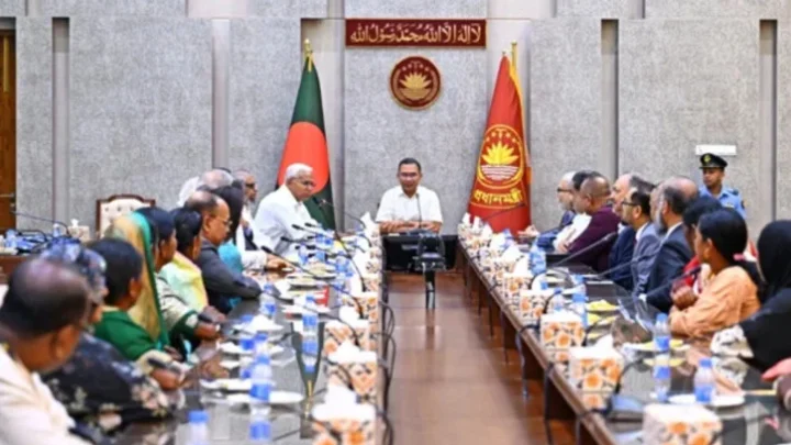 সবাই এগিয়ে এলে অনেক বড় সমস্যার সমাধান করা সম্ভব: প্রধানমন্ত্রী