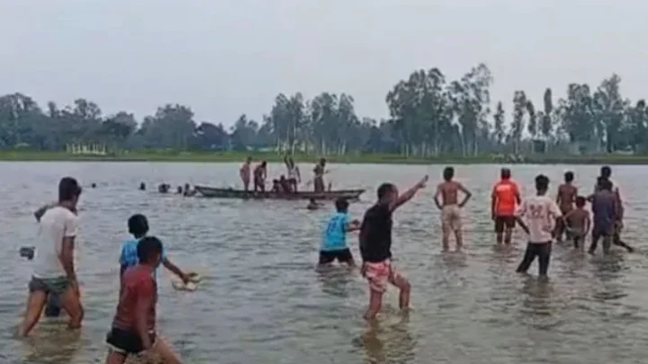 ডুবন্ত ছেলেকে বাঁচাতে গিয়ে বাবার মৃত্যু