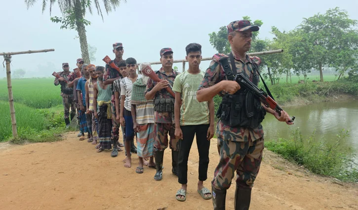 বিরামপুর সীমান্ত দিয়ে ২৫ জনকে পুশইনের চেষ্টা