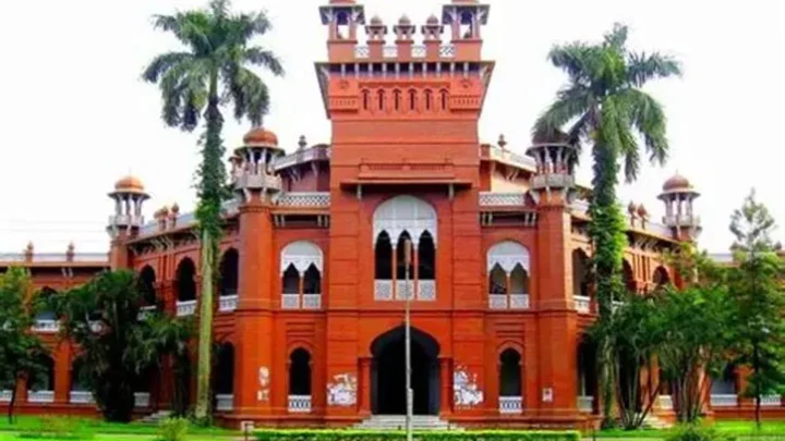 পিএইচডি-এমফিল ডিগ্রি অর্জন করলেন ঢাবির ৩২ গবেষক