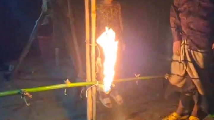 নলকূপ বসানোর স্থানে ‘প্রাকৃতিক গ্যাস’ পাওয়ার দাবি