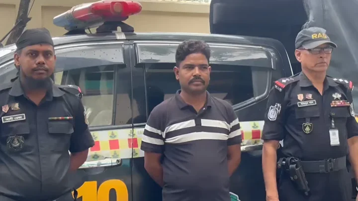 ভারতে পালিয়েও রক্ষা হয়নি, অবশেষে মৃত্যুদণ্ডপ্রাপ্ত আসামি গ্রেপ্তার